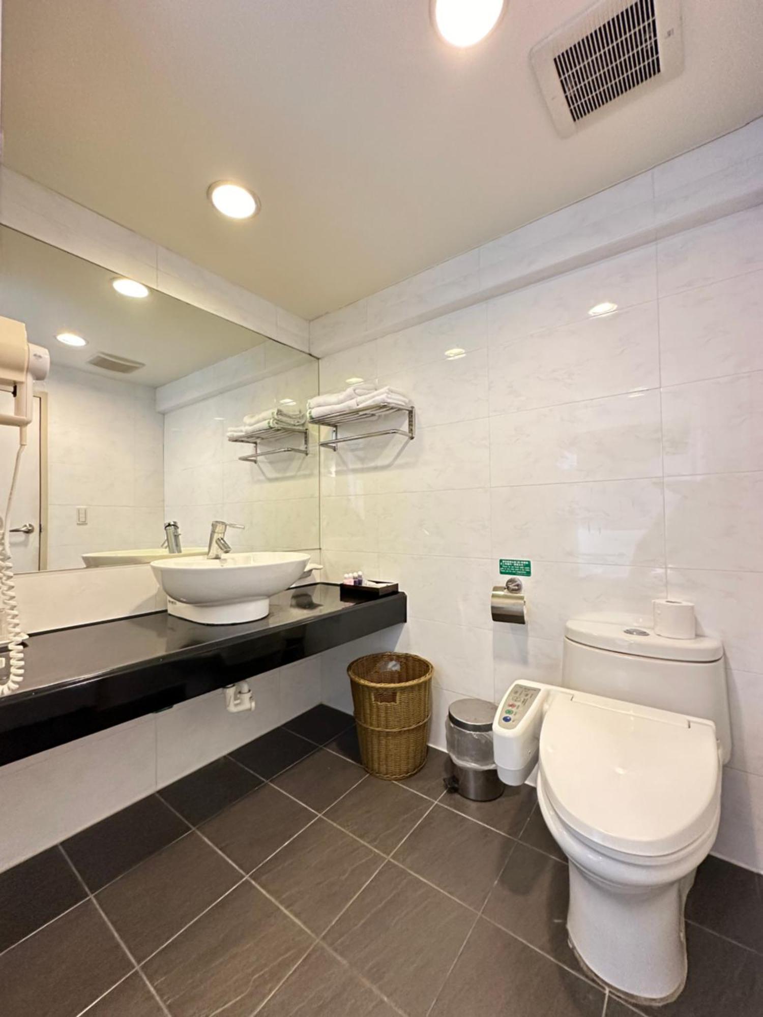 Chientan Youth Hotel Tajpej Kültér fotó