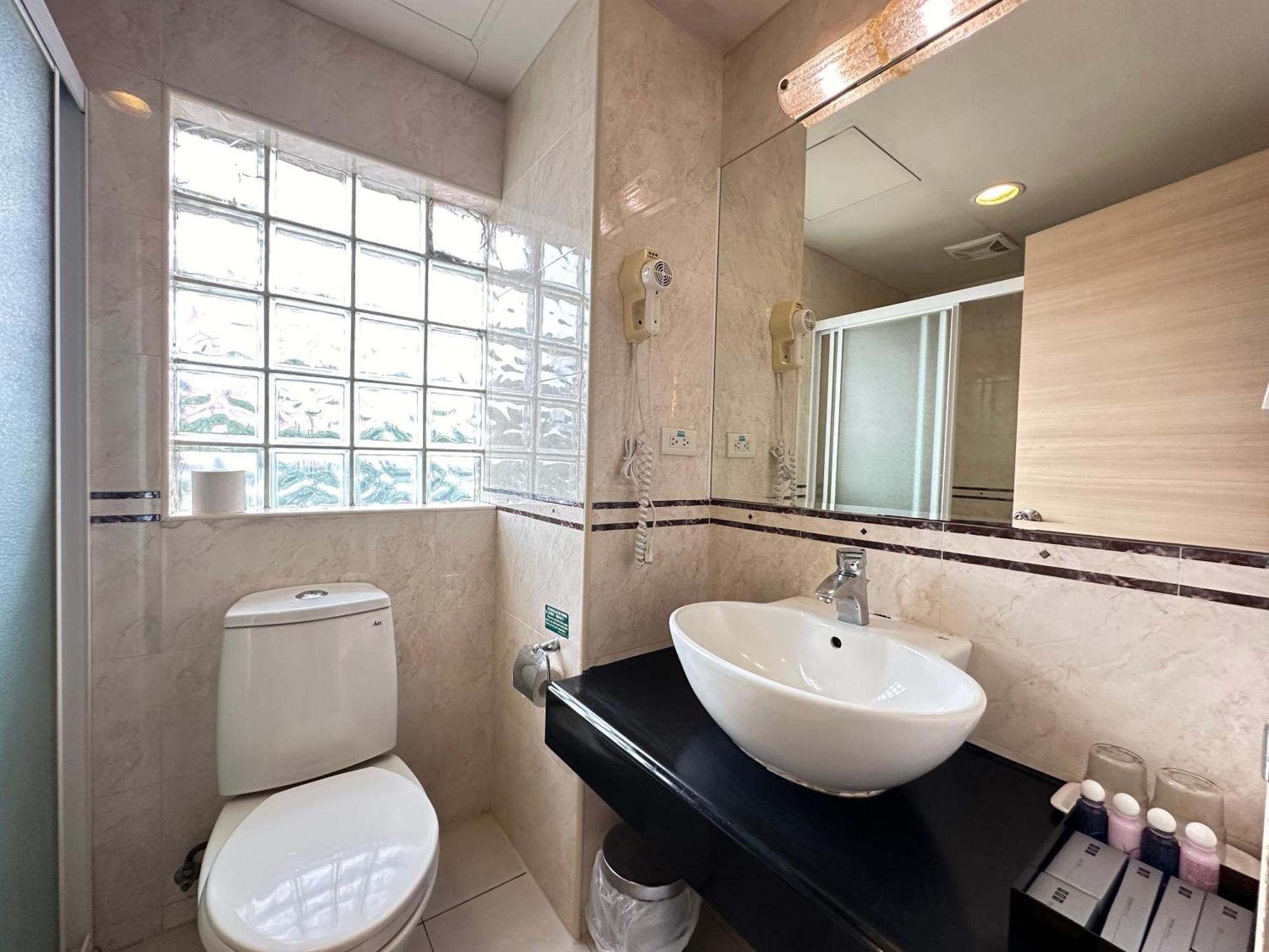 Chientan Youth Hotel Tajpej Kültér fotó