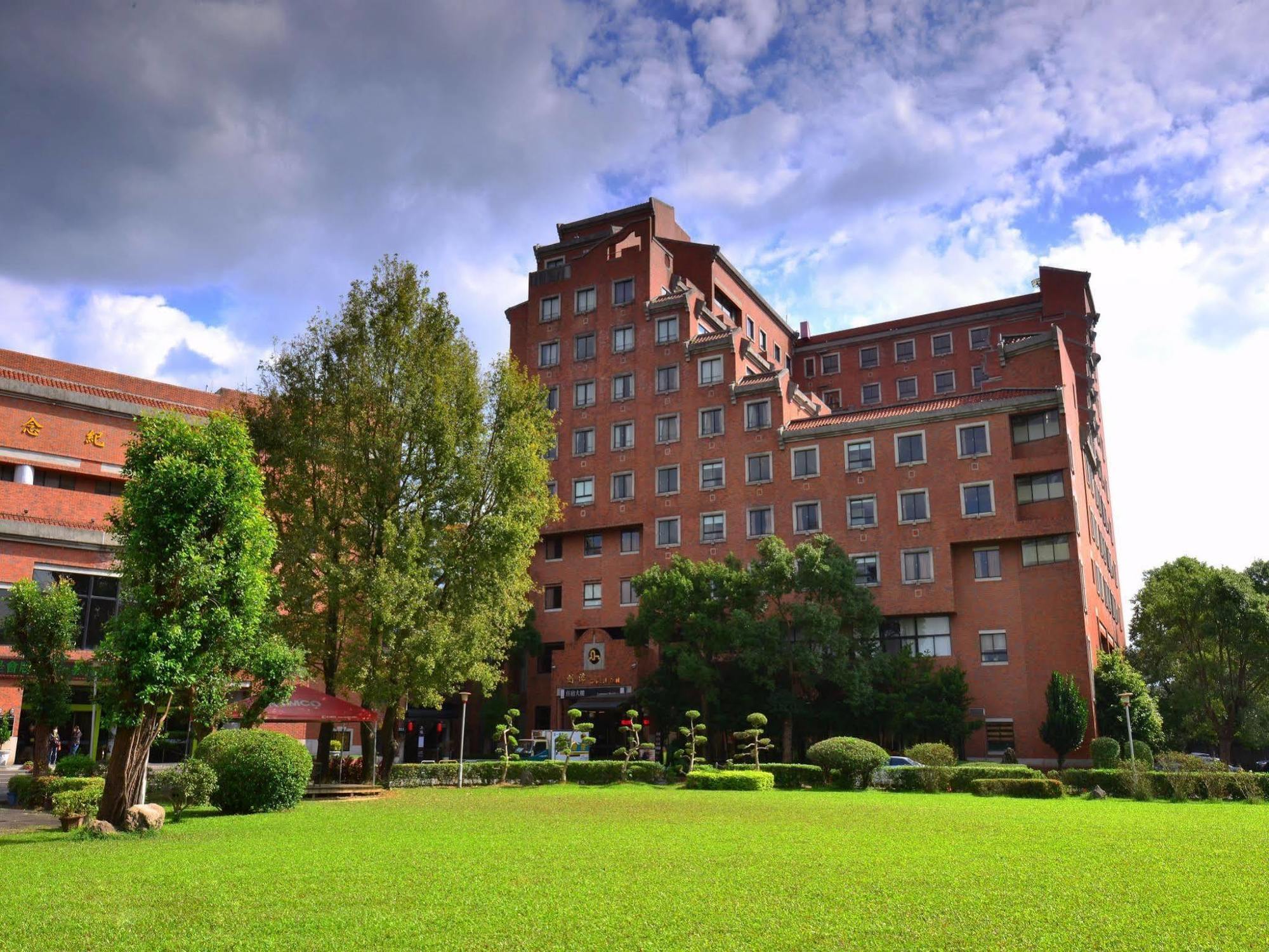 Chientan Youth Hotel Tajpej Kültér fotó