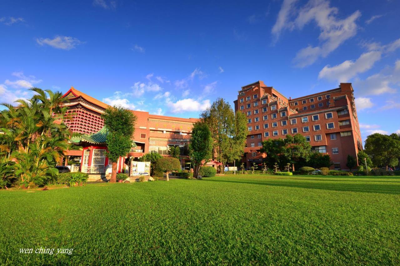 Chientan Youth Hotel Tajpej Kültér fotó