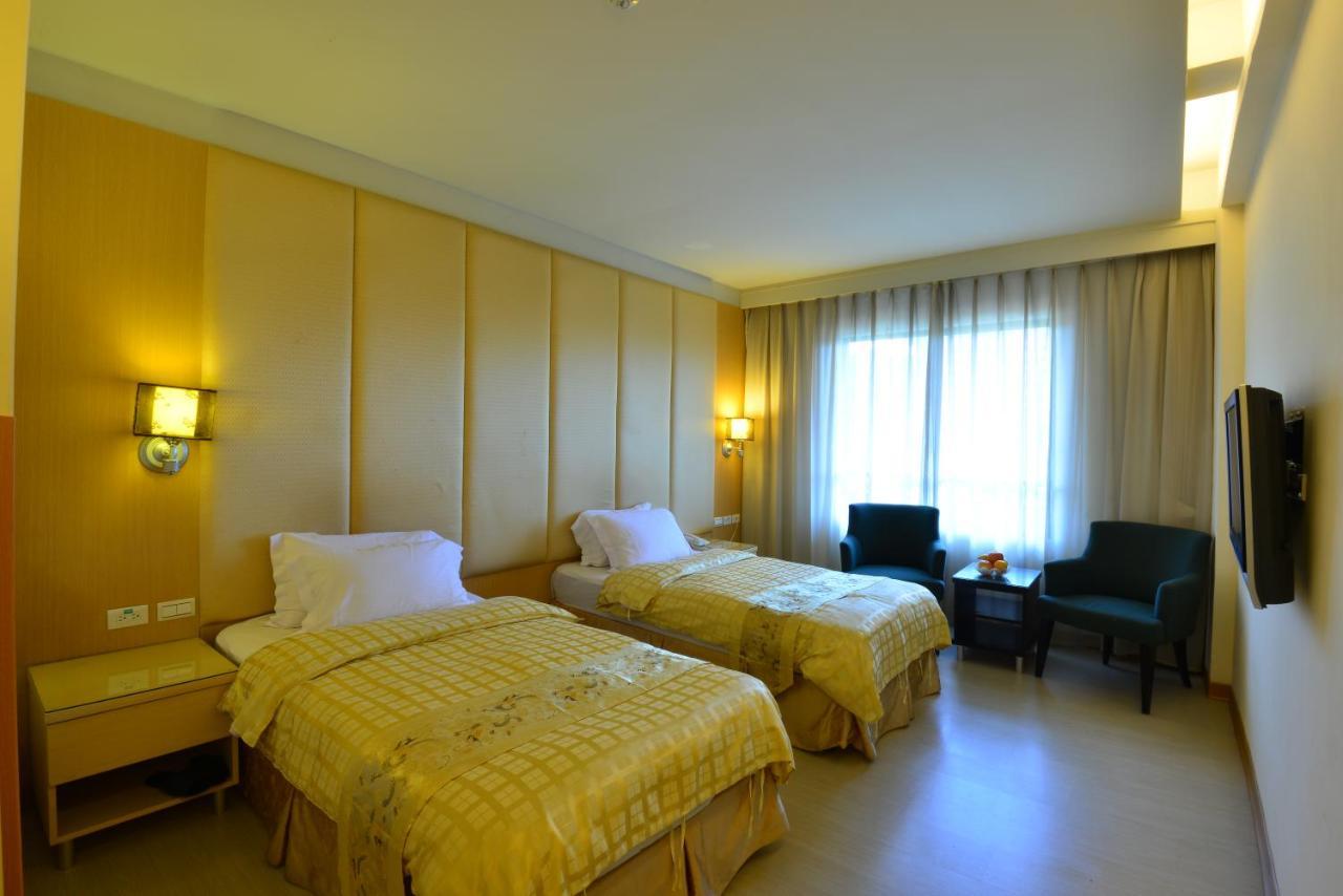 Chientan Youth Hotel Tajpej Kültér fotó